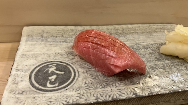 鮨辰巳 - 料理写真:中トロ