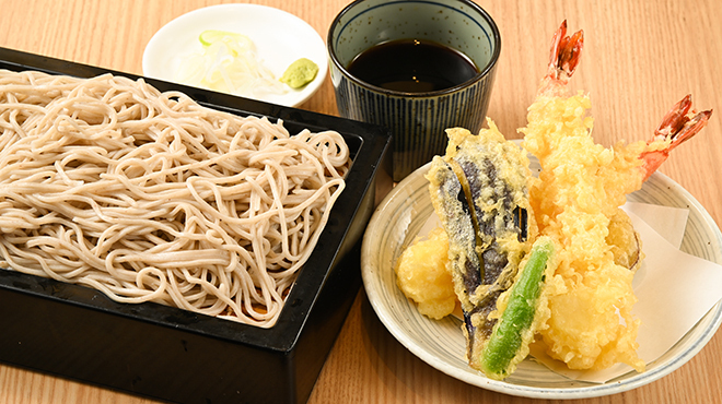 いろり庵 - メイン写真:天せいろそば