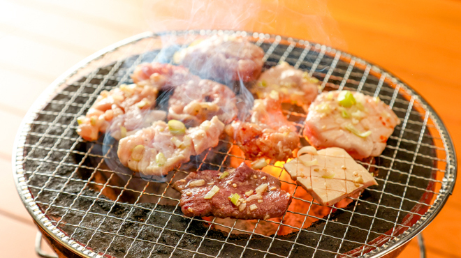 炭火焼肉 肉人 - メイン写真: