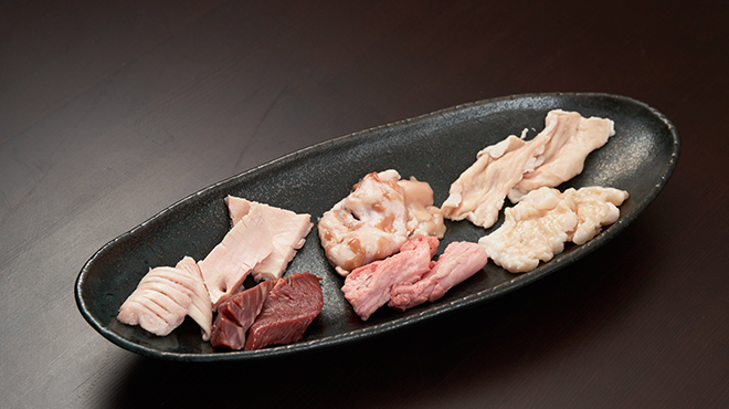 炭火焼肉 ホルモン にく式 - メイン写真: