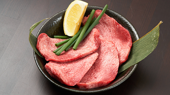 炭火焼肉 ホルモン にく式 - メイン写真: