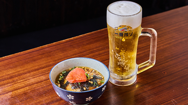 串カツ　おいでおいで - メイン写真:ドリンクと料理1品