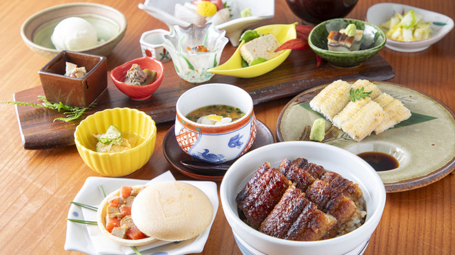 炭焼うな富士 - メイン写真: