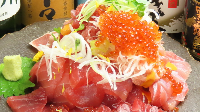 マグロと信玄どり 完全個室 伊勢屋 - メイン写真: