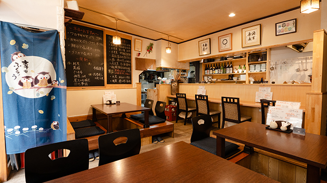 季節料理 湧 - メイン写真:店内全体