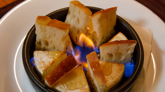 Tenerezza - メイン写真:カマンベールチーズをフランベしてます。