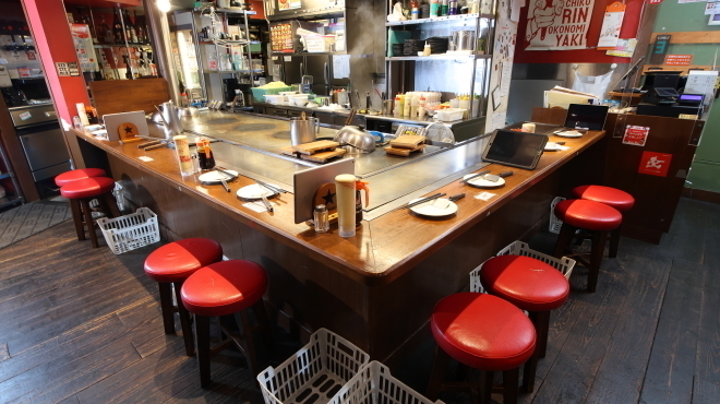 ちんちくりん - メイン写真:カウンター席