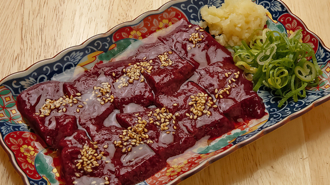 炭火焼肉しんちゃん - メイン写真: