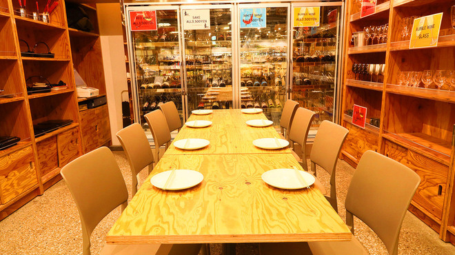 鍋と牡蠣と寿司 痛風屋バル - メイン写真: