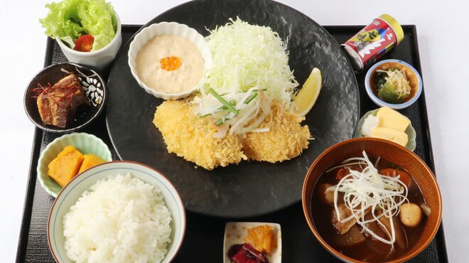 オサカナ喫茶イエローテイル - メイン写真: