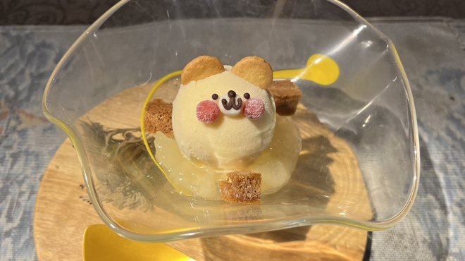 レストラン ノリ - 料理写真:デザートは可愛らしい白熊のアイス