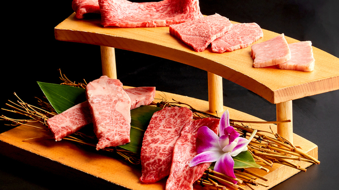 炭火焼肉 たくみ - メイン写真: