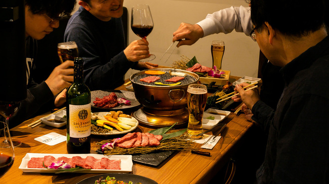 炭火焼肉 たくみ - メイン写真: