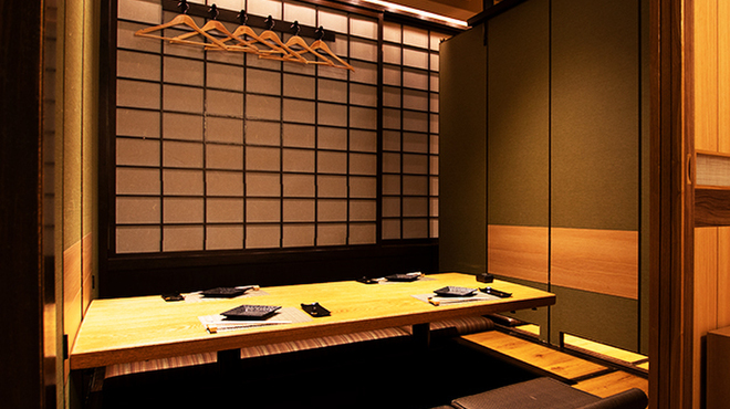 海鮮炭火原始焼き 日本酒 のど黒炭魚 - メイン写真: