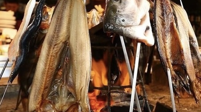 海鮮炭火原始焼き 日本酒 のど黒炭魚 - メイン写真: