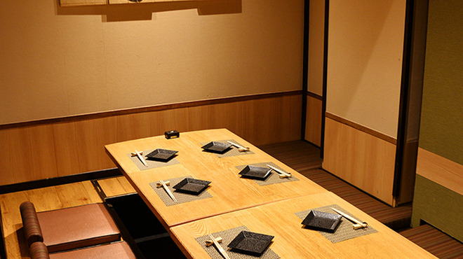 海鮮炭火原始焼き 日本酒 のど黒炭魚 - メイン写真: