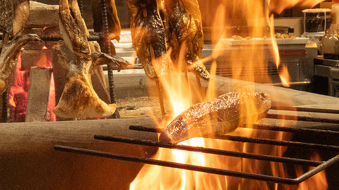 海鮮炭火原始焼き 日本酒 のど黒炭魚 - メイン写真: