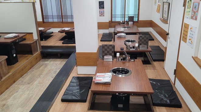 炭火焼肉 牛和鹿 - メイン写真: