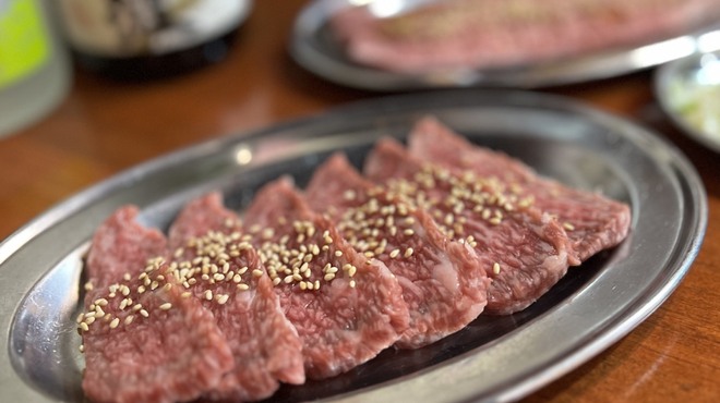 焼肉・ホルモン名嘉真 - メイン写真: