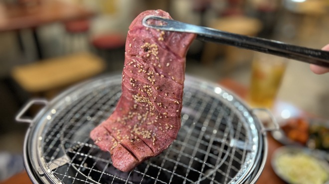 焼肉・ホルモン名嘉真 - メイン写真: