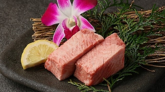 黒毛和牛タンとハラミ 焼肉龍 - メイン写真: