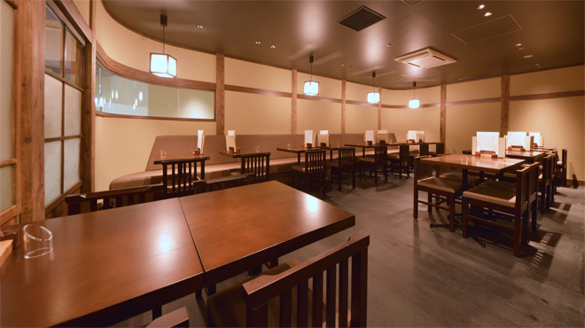 石臼挽きそば みや川 - メイン写真:テーブル席1