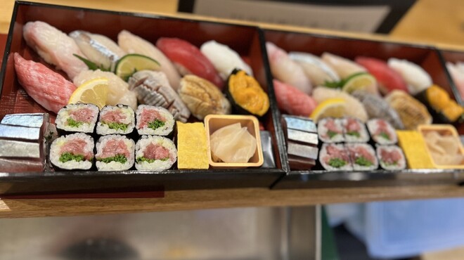 鮨 弥さか - メイン写真: