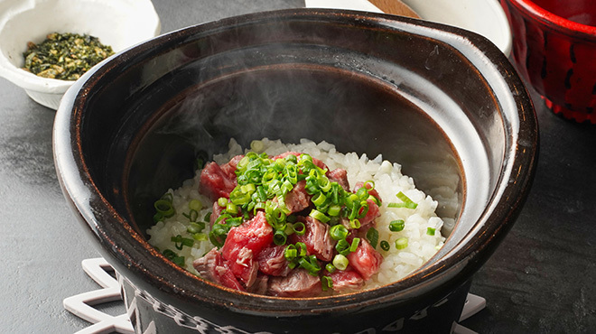 焼肉 うしいち - メイン写真:ダシ香る肉土鍋ごはん
