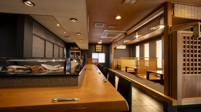 祇園えもん - メイン写真:落ち着いた雰囲気の店内。記念日や特別な日に最適。