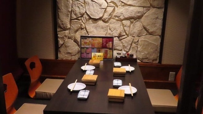 馬刺し&焼き鳥 えびす門 - メイン写真: