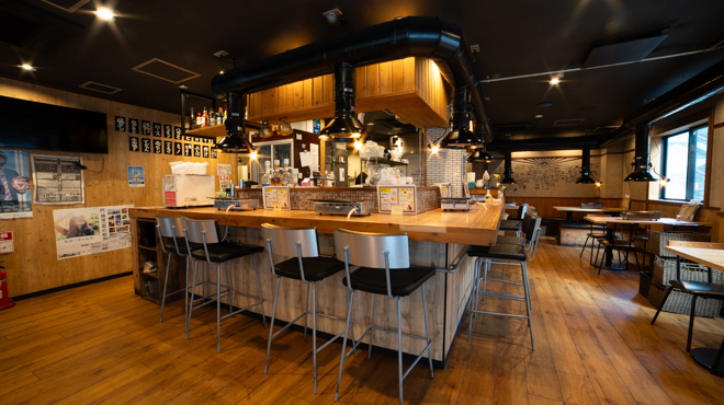 牛の助 肉之進 タンジロウ - メイン写真:カウンター席