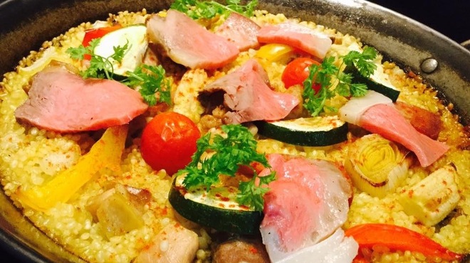 伊勢ケ丘庭 - 料理写真:肉パエリア(単品)