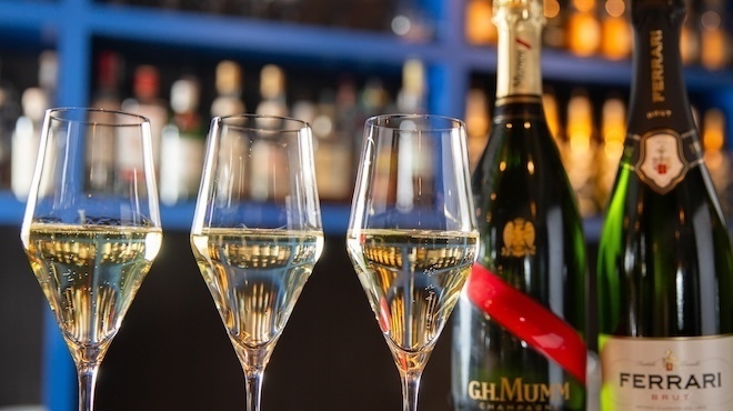 YOKA wine Otsuka - メイン写真:飲み比べできます！！