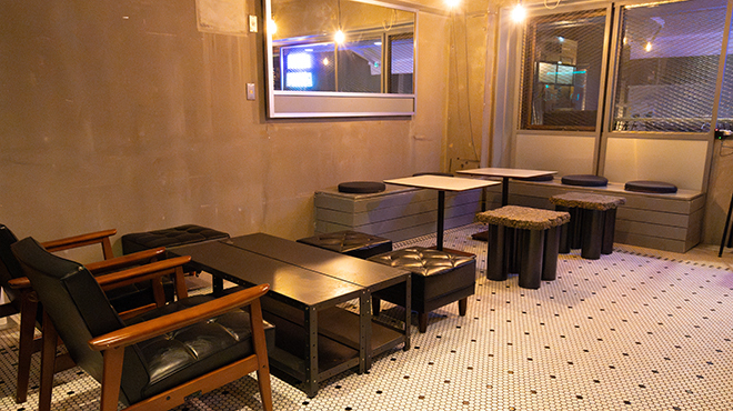 ALL GREEN island/alley - メイン写真:NYスタイルの店内　配置をカスタムし、日々レイアウトかえてます。