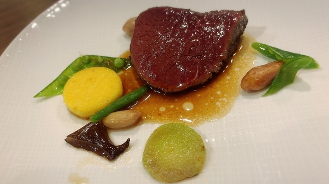 エマーブル - 料理写真:メインの鹿肉料理