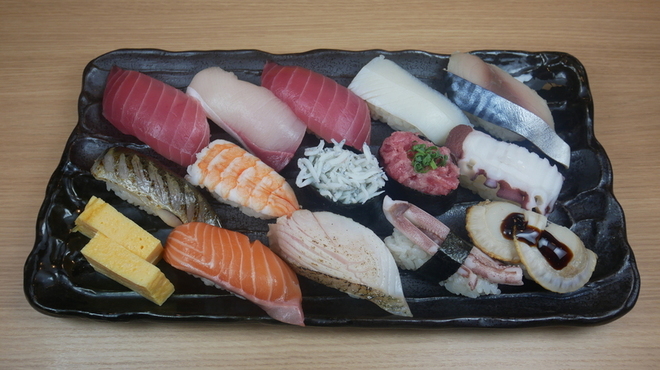 寿司 やまと - 料理写真:大漁握り15貫