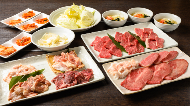焼肉と料理シルクロード - メイン写真:コースは飲み放題90分付で4,400円～3名様以上