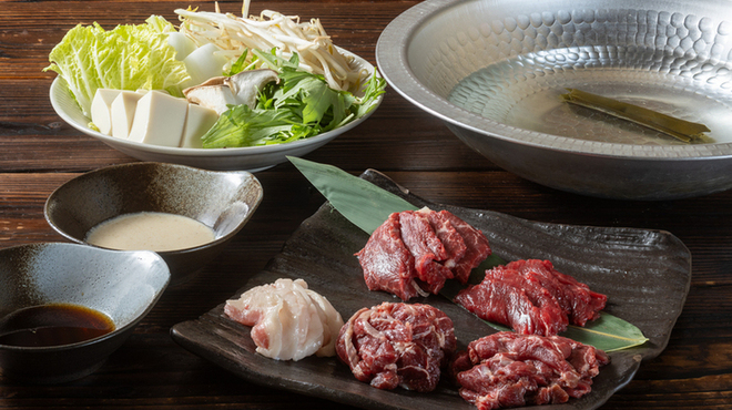 馬肉料理専門店 馬郎 - 料理写真: