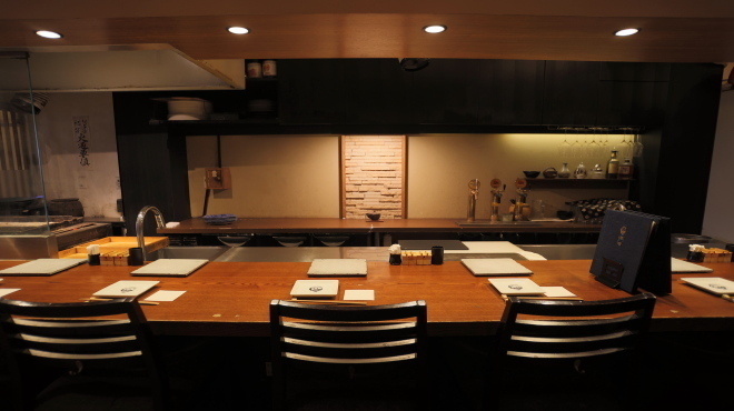 やきとり稲田 - メイン写真:カウンター