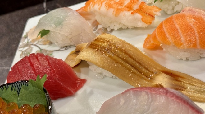 すしと串カツ酒場 うおみ - メイン写真: