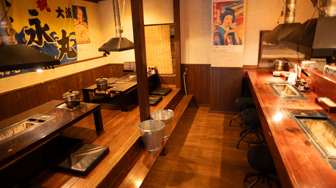 牡蛎処 桝政 - メイン写真:掘りごたつとカウンター