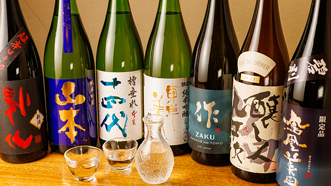 炭火活烹三是 - メイン写真:日本酒（集合）