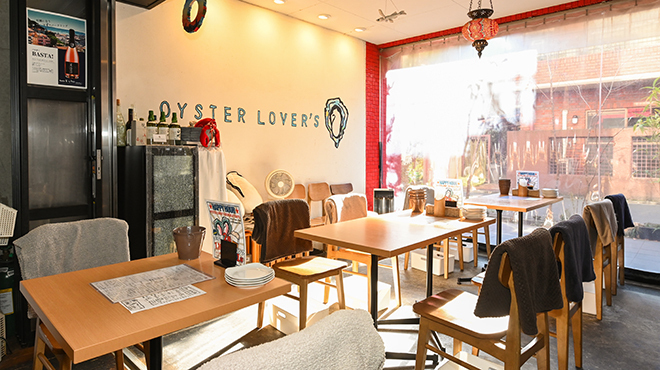 オイスターラバーズ - メイン写真:店内