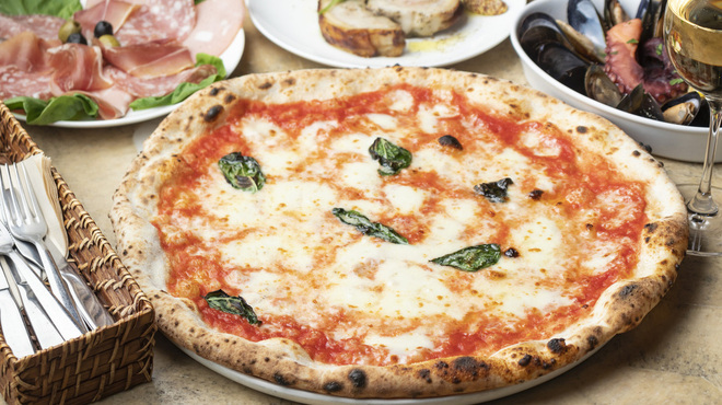 アンティーカ ピッツェリア ダ ミケーレ - メイン写真: