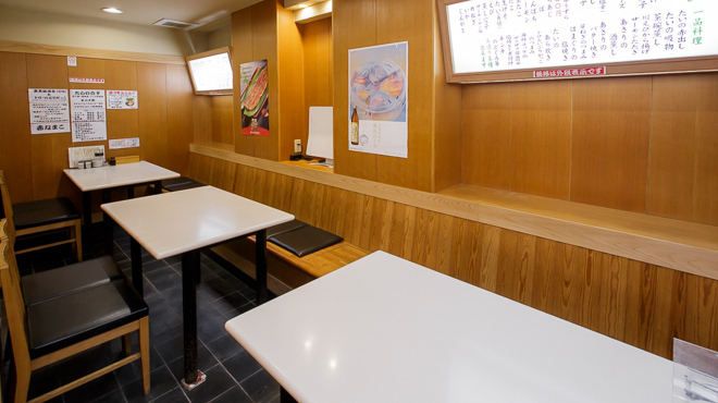 太郎坊寿し - メイン写真:テーブル席