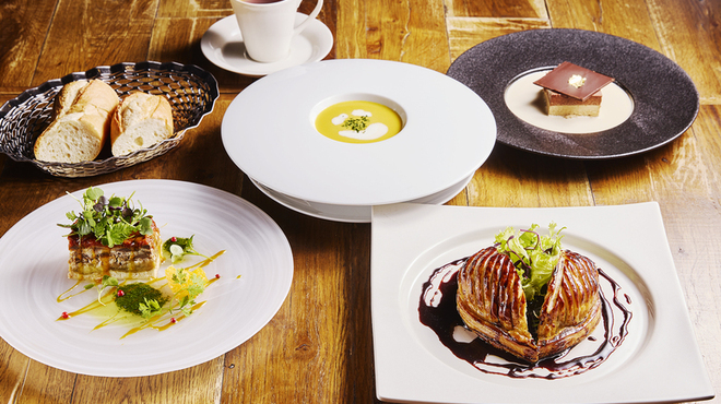Bistro Buzz - メイン写真: