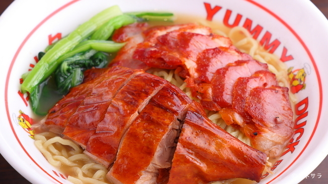 ヤミーダック - 料理写真:自慢のダックは麺とも好相性『ラーメン二種肉盛り単品』