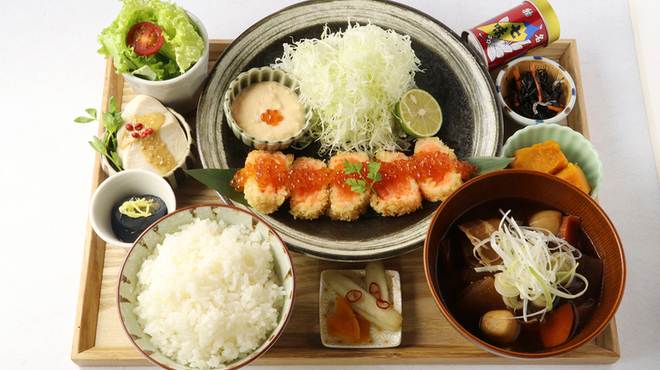 オサカナ喫茶イエローテイル - メイン写真: