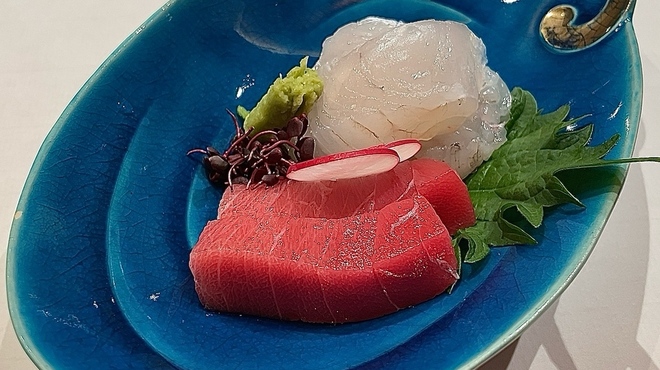 玄斎 - 料理写真:明石の天然真鯛と天然本鮪 中トロの造り