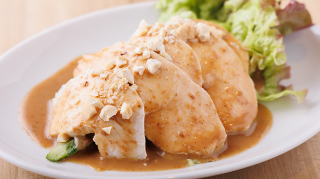ブルース飯店 - メイン写真:胡麻タレ蒸し鶏